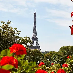 ***** Hotel Plaza Athénée - Dorchester Collection Frankreich