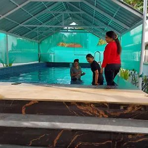 Johnson's With Pool & Ecohouseboat Gasthof